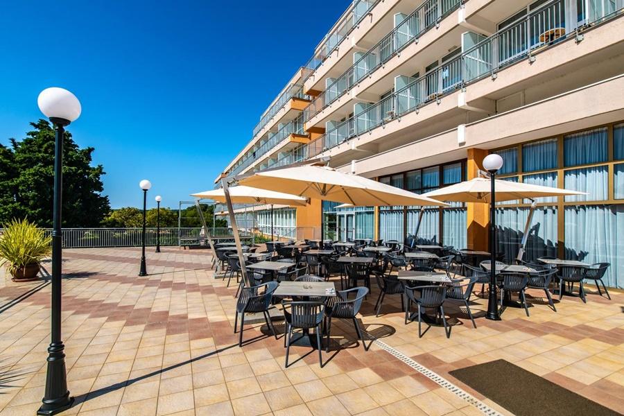 Arena Hotel Holiday ميدولين المظهر الخارجي الصورة