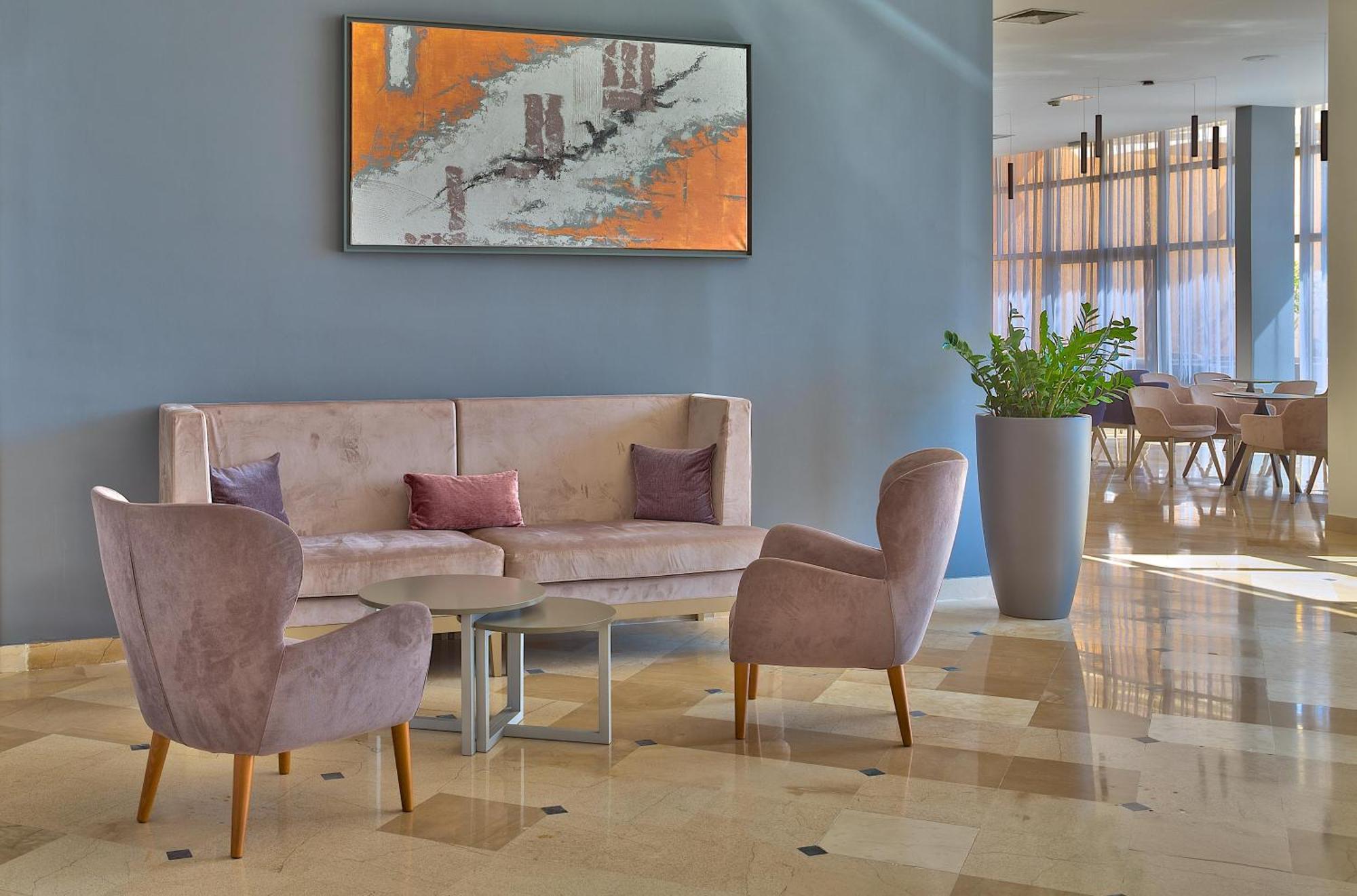 Arena Hotel Holiday ميدولين المظهر الخارجي الصورة