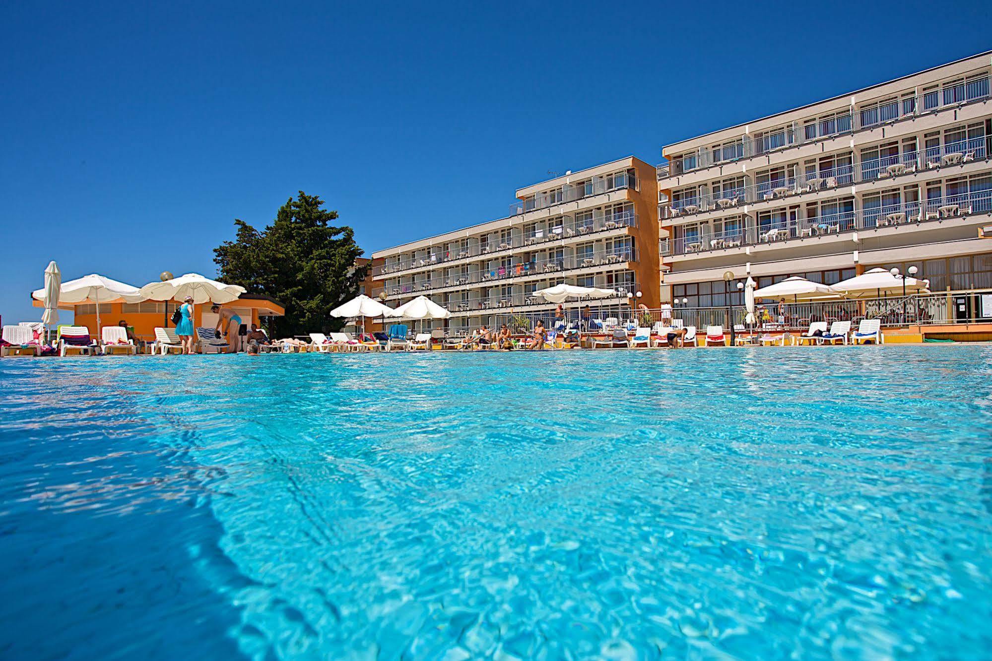 Arena Hotel Holiday ميدولين المظهر الخارجي الصورة